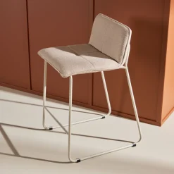 Venture Home BISBEE Lot de 2 tabourets de bar en tissu bouclette pieds beiges H65cm